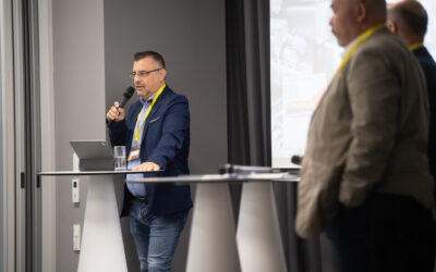 Sikeres MLBKT Konferencia: Átfogó Elemzés a Papír-, Műanyag- és Fémipar Piaci Helyzetéről